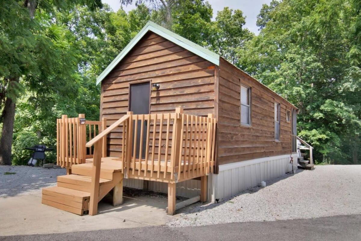 Charming Log Cabin In Блумінгтон Екстер'єр фото